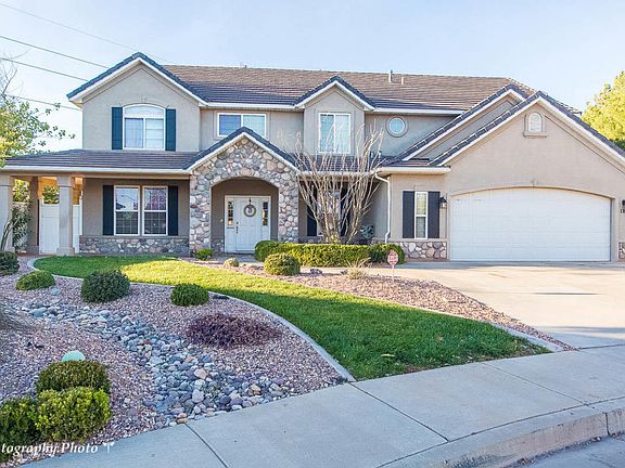 3rd image of 1869 N 2500 West Cir
