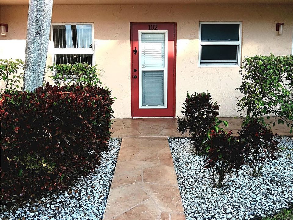 1st image of 1030 W Country Club Drive #102