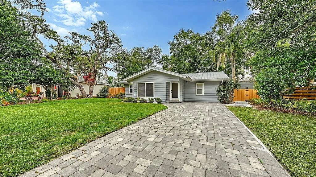 2 bed, 2.0 bath, 1098 sqft, $5,000 — Photo 1