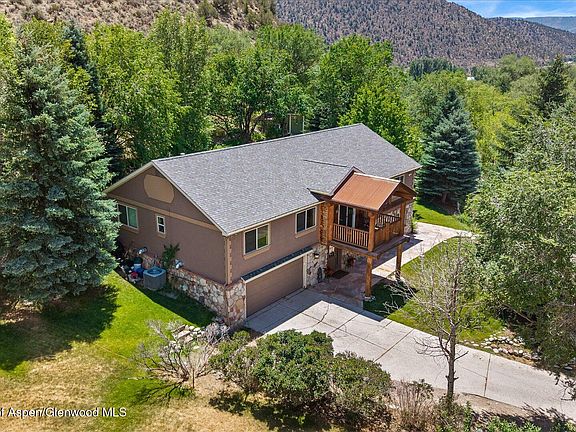 5th image of 390 Jenny Pl