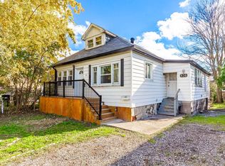 936 1st St, Mississauga, ON L5E1A8