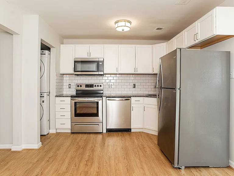 67 Heritage Ct — Photo 3