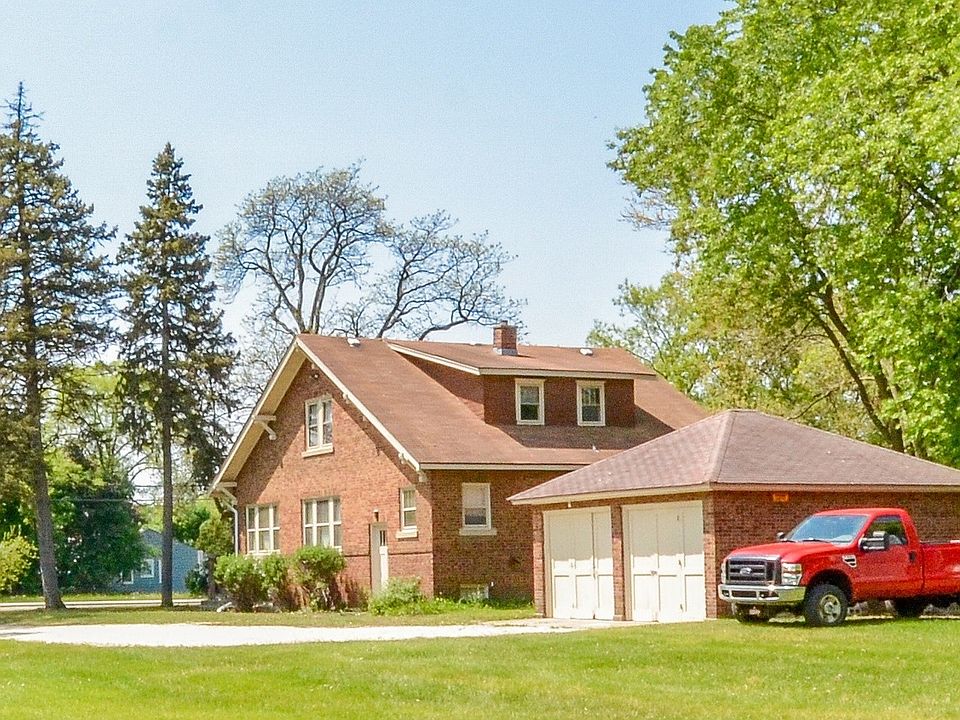 2nd image of 128 W Washington St #House