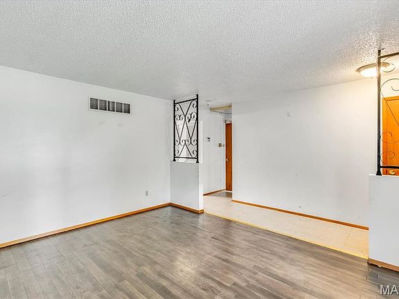 4th image of 9818 Ventura Dr