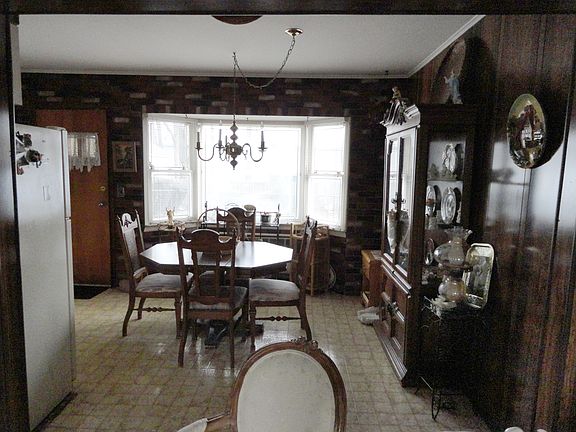 4th image of 259 Arlington St