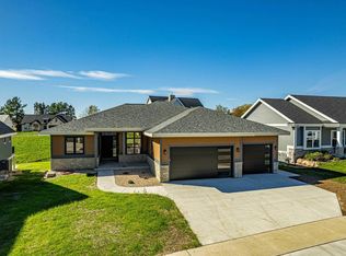 1150 Reese Trl, Waunakee, WI 53597