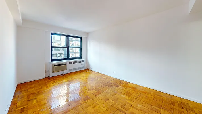 Rented by Bond New York | media 17