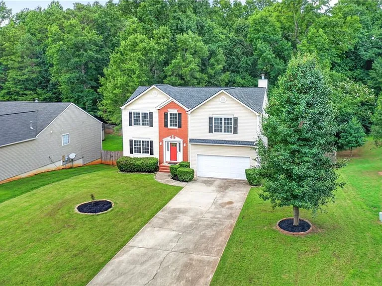 4554 Darrowby Dr — Photo 40