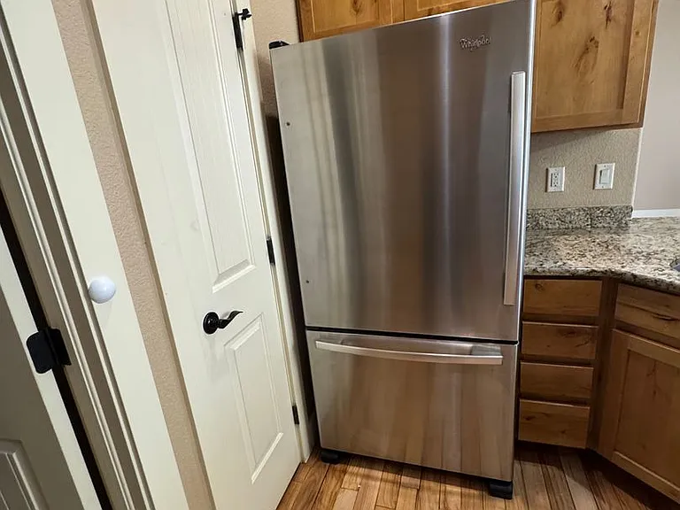 4249 Woodlake Ln — Photo 3