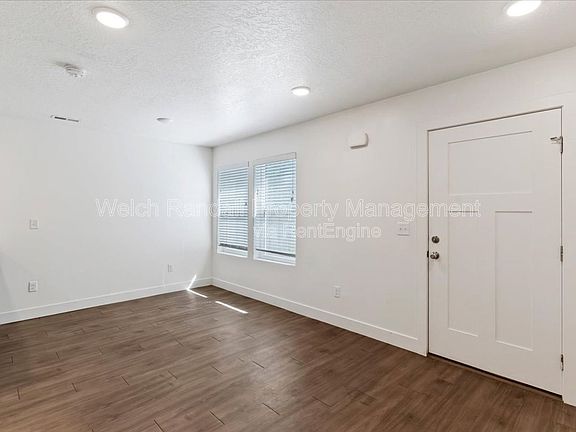 2nd image of 1173 W Shady Brook Ln Unit 8