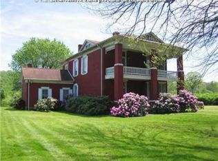 221 Walnut St, Buffalo, WV 25033