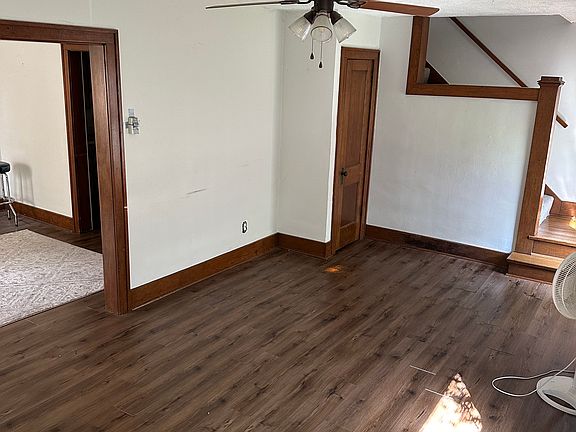 3rd image of 422 Main St