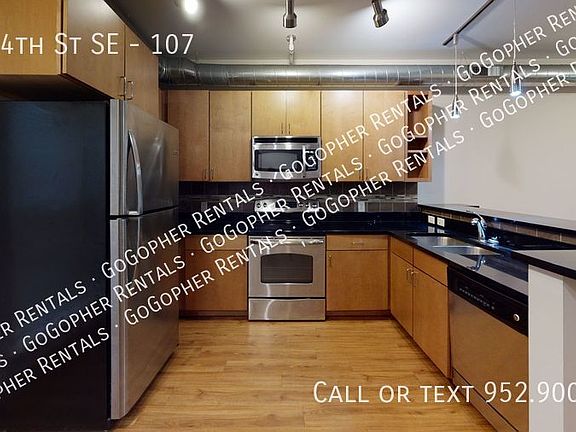 3rd image of 1011 4th St SE #107