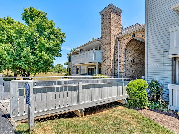 2nd image of 2531 Gatehouse Ln