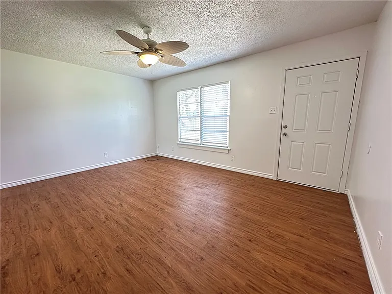 1213 W Terrace Blvd — Photo 4