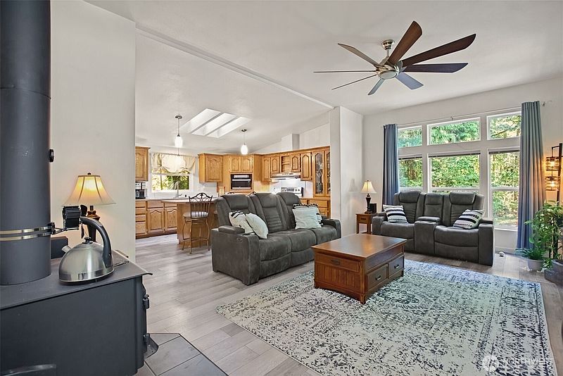 3rd image of 5901 108th Street