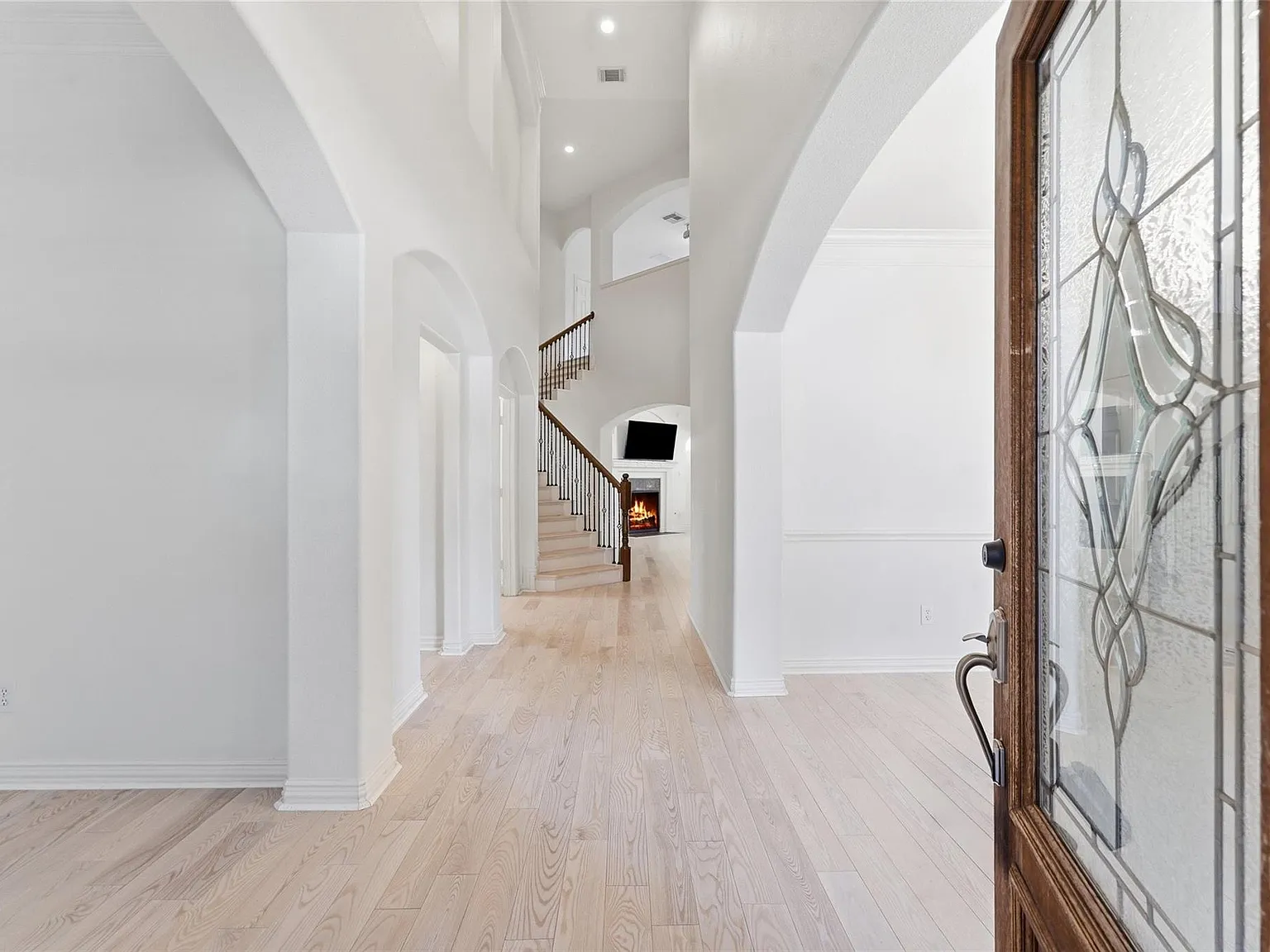 4 bed, 3.5 bath, 3312 sqft, $4,000 — Photo 4