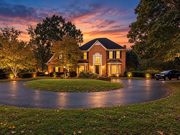 4th image of 67 Deerfield Ln