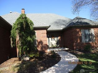 1910 Eagles Lake Dr, Piqua, OH 45356
