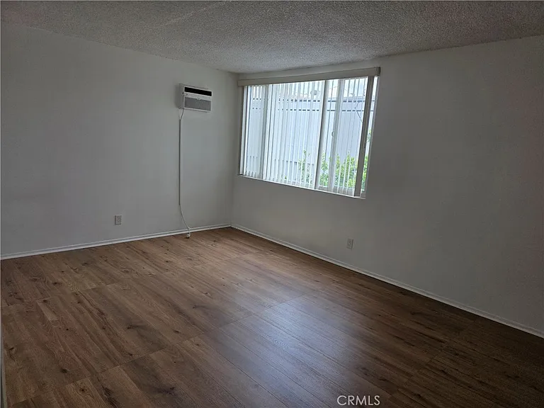 706 E Harvard St #5 — Photo 8