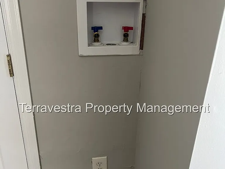 110 Woodbury-Turnersville Road — Photo 8