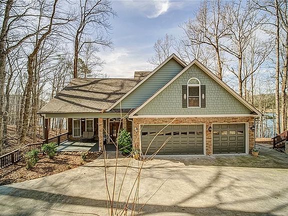 Image 1: Beautiful Craftsman w/Breath-taking Views