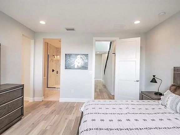5th image of 401 N Oregon Ave #2