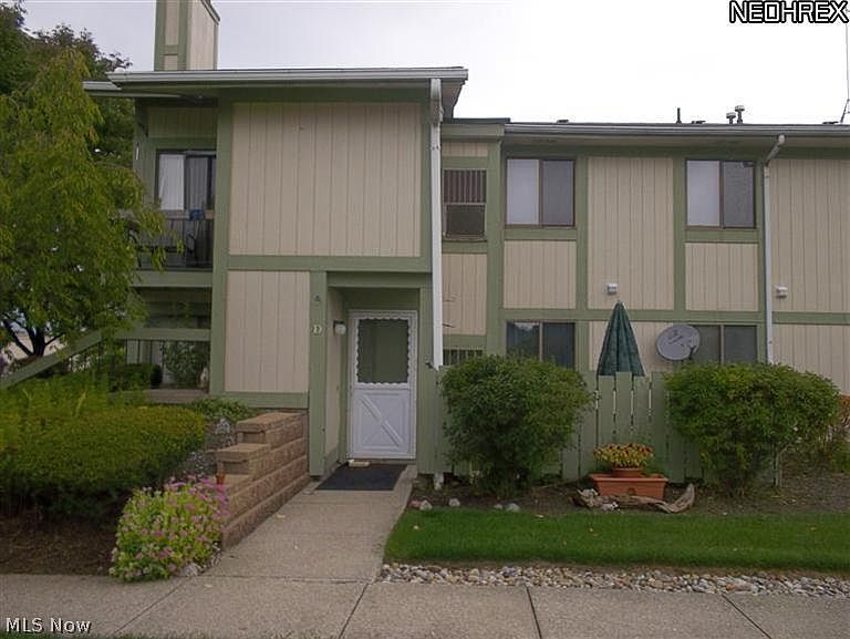 1st image of 9040D Portage Pointe Dr #D