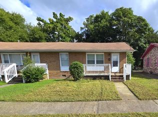 28 Carver Cir, Portsmouth, VA 23701