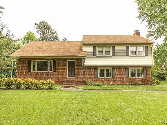 3rd image of 101 Henry Pl