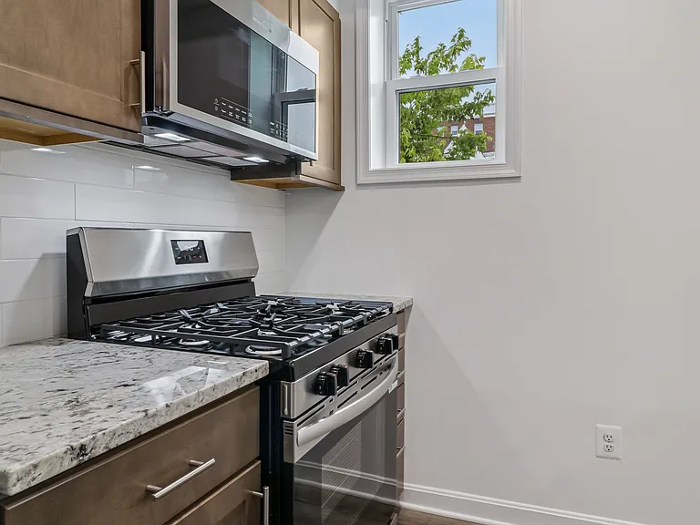 303 Seaton Pl NE #4 — Photo 13