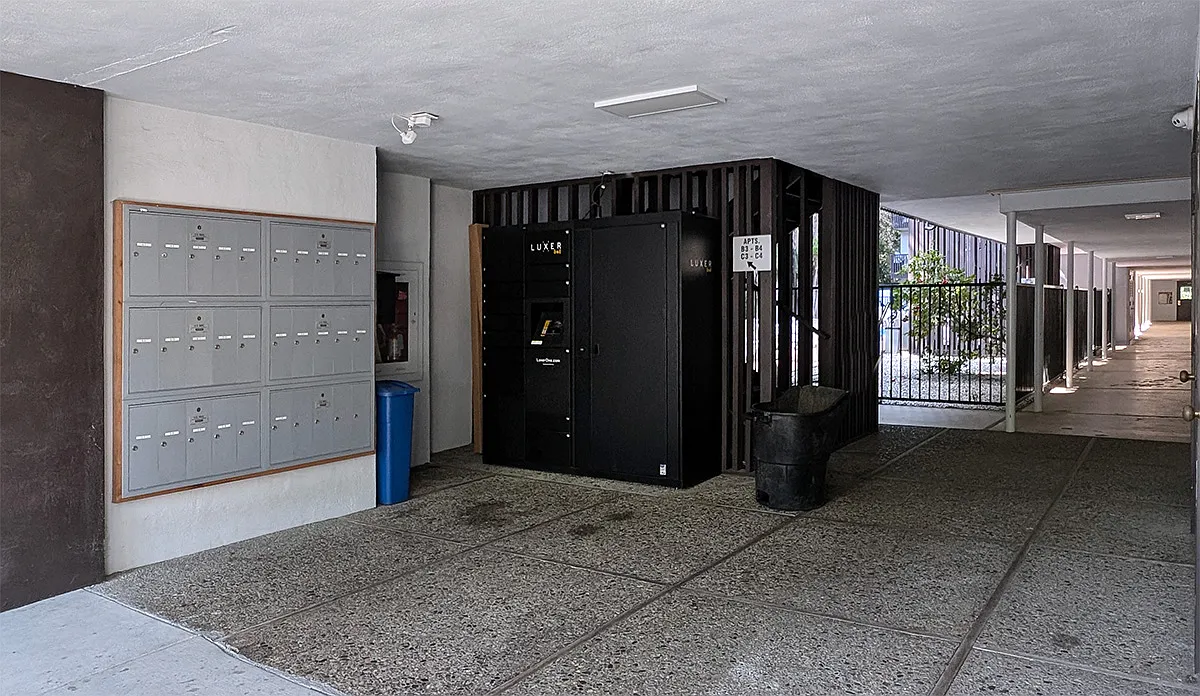 Park Laurel Apartments — Photo 4