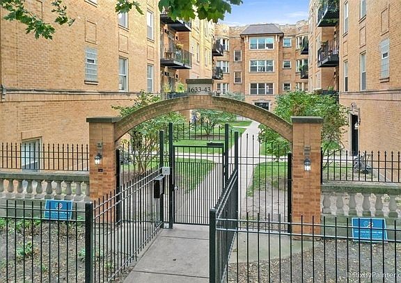 2nd image of 1635 W Farwell Ave APT 2S