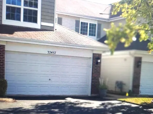 32457 N Rushmore Ave, Lakemoor, IL 60051