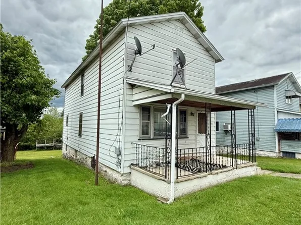 411 East Ave, Allison, PA 15413