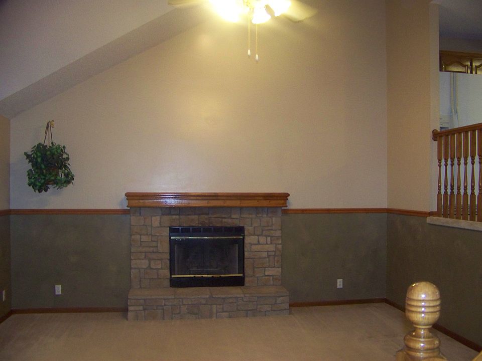 Great Room, Wood-burning FP