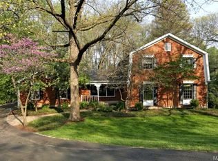 978 Chapel Oaks Rd, Saint Louis, MO 63131