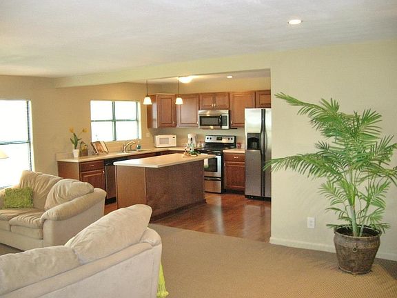 5th image of 620 Clear Cove Dr