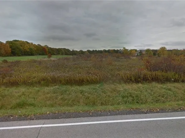 Clay St, Montville, OH 44064