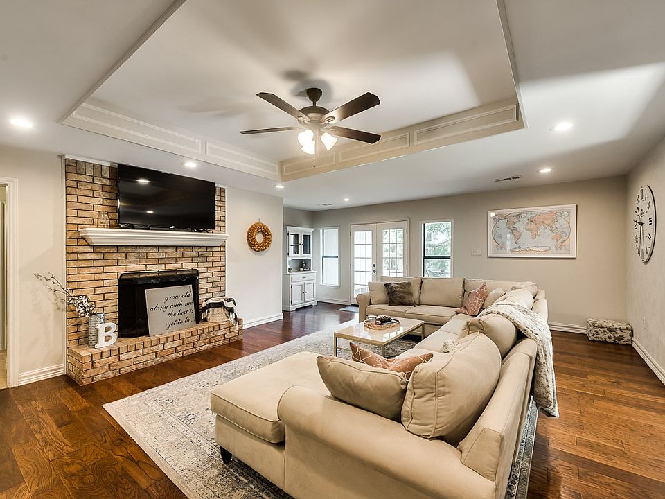 1st image of 2834 N Creekwood Dr