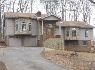 1054 Parkwood Pl, Collinsville, VA 24078