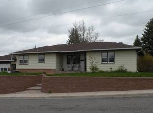 3144 Forest Dr, Cheyenne, WY 82001