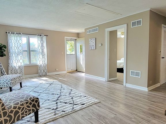 4th image of 329 Brierhill Dr