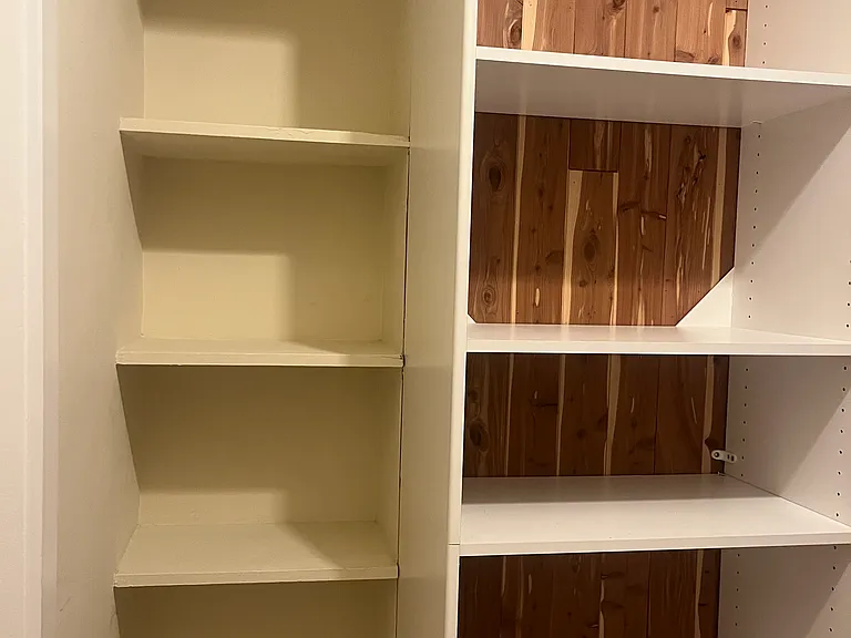 WALK IN CLOSET SHELVING