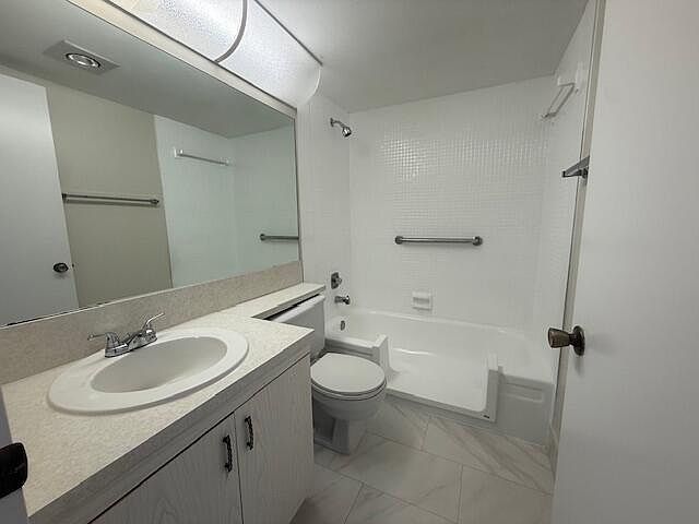 1st image of 4078 Exeter E Unit E