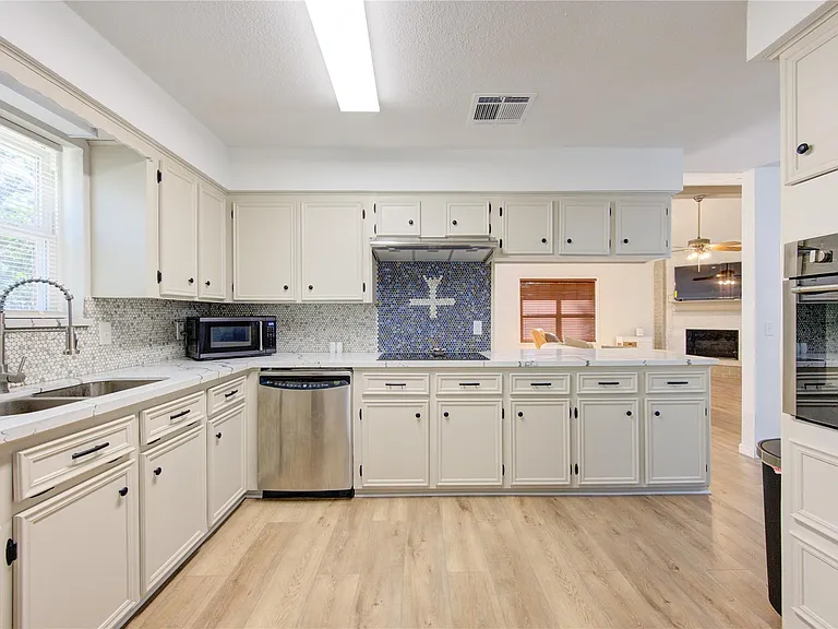 16523 Rawhide Trl — Photo 5