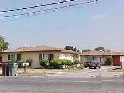 2 single Houses on a lot