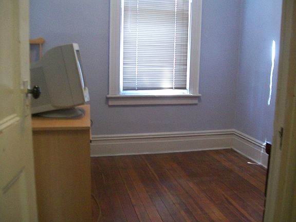 5th image of 3238 Barker Ave