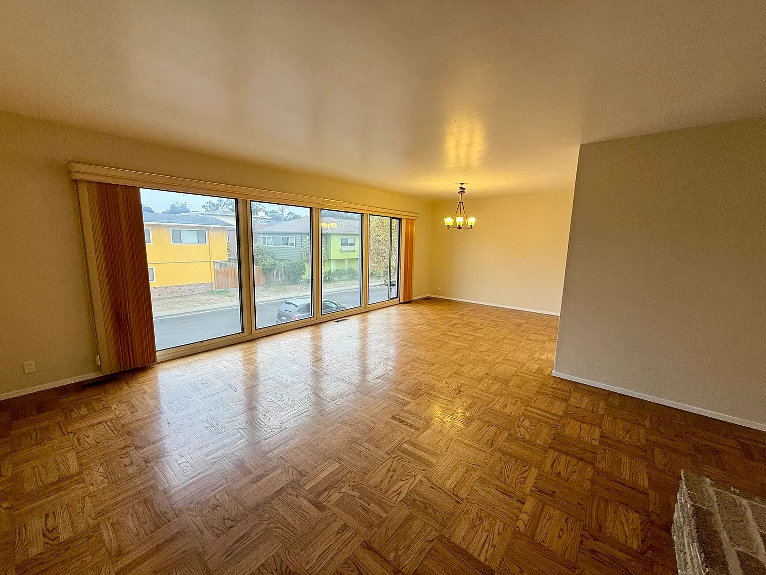 5 bed, 3.5 bath, 2200 sqft, $7,000 — Photo 3