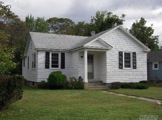 11 Hercik Pl, East Islip, NY 11730